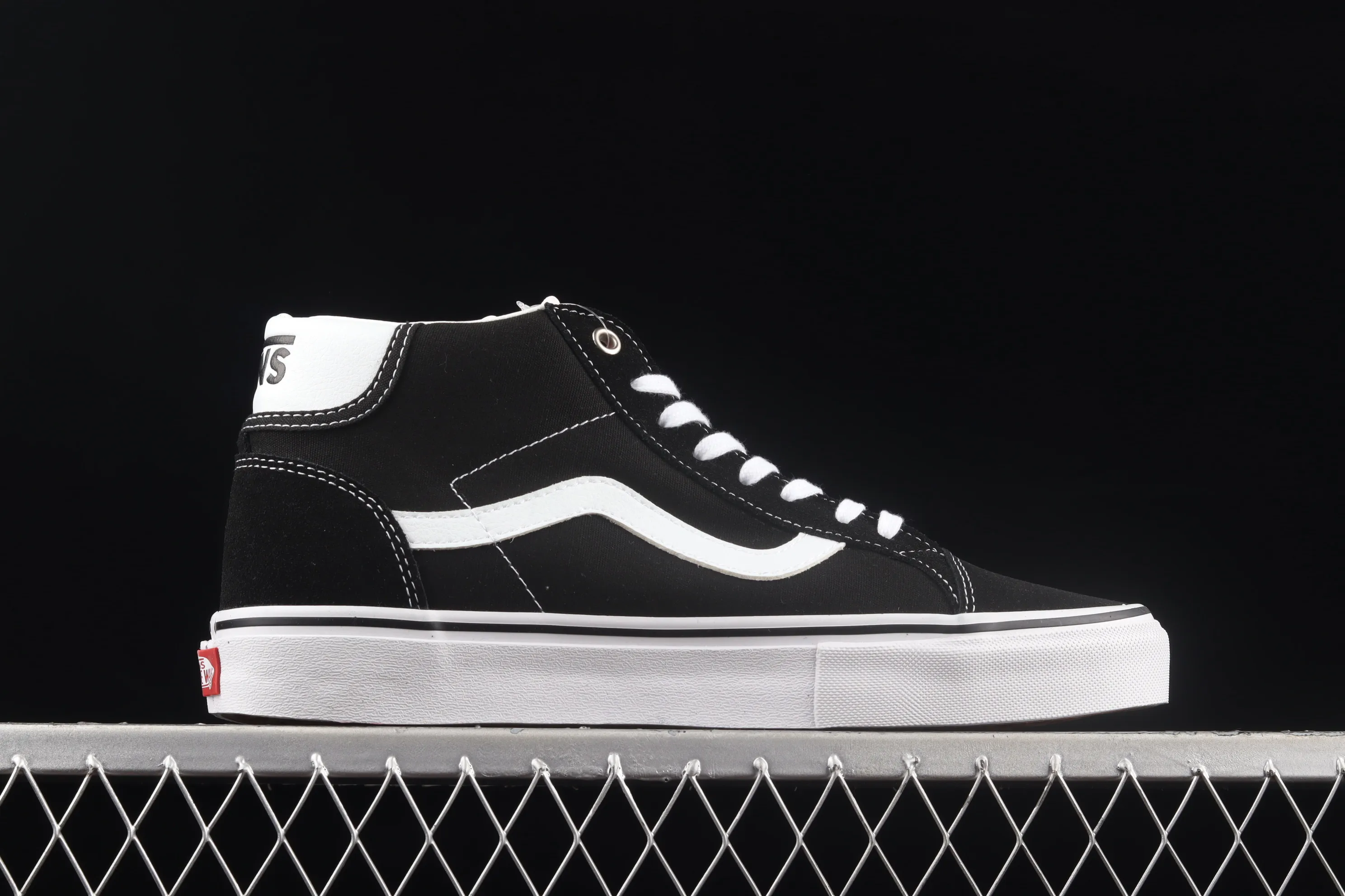 All categories Vans Vans series Vans Mid Vans China Vans Style 37 Mid Anaheim Shawn Yue's same style mid-top casual sneakers VN0A4BTR8UG